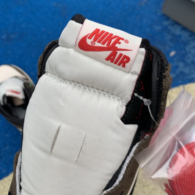 Travis Scott x Air Jordan 1 High OG GS