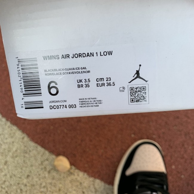 Air Jordan 1 Retro Low shoes
