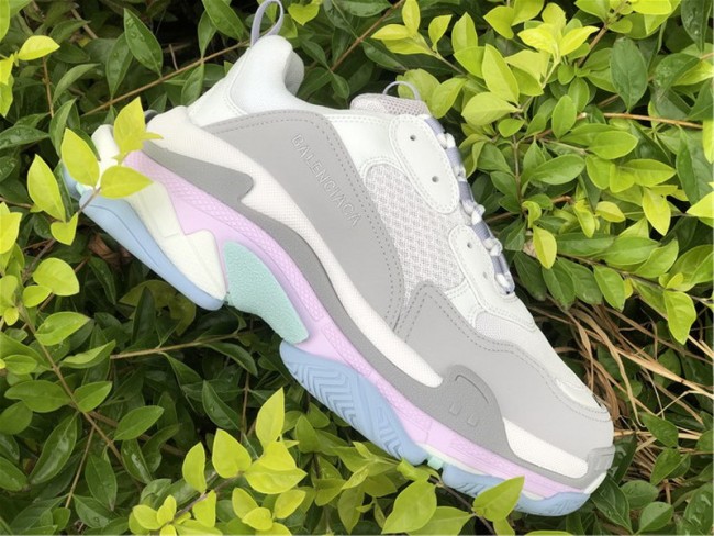 Balenciaga Triple S 