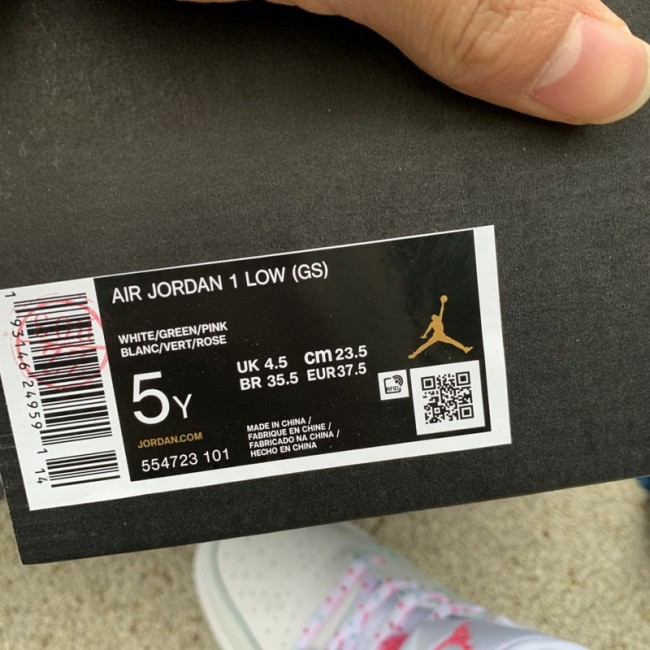 Air Jordan 1 Retro Low shoes