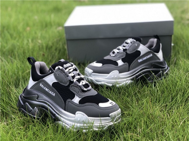 Balenciaga Triple S 