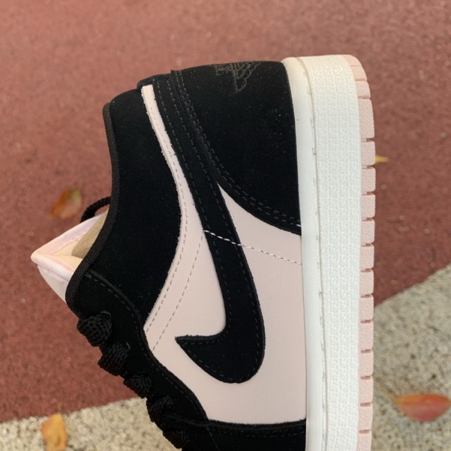 Air Jordan 1 Retro Low shoes