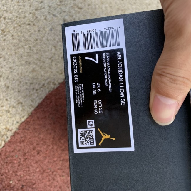 Air Jordan 1 Retro Low shoes
