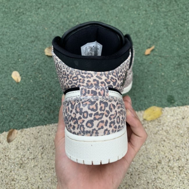 Authentic Air Jordan 1 Mid Shoes087