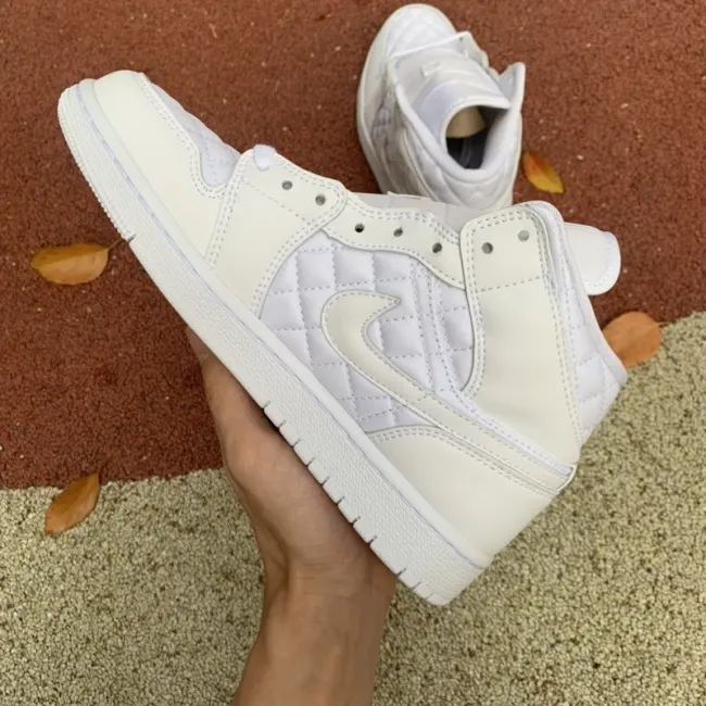 Authentic Air Jordan 1 Mid Shoes026