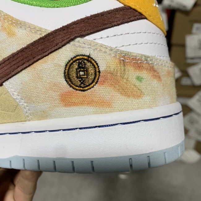 Nike Dunk SB Low Street Hawker
