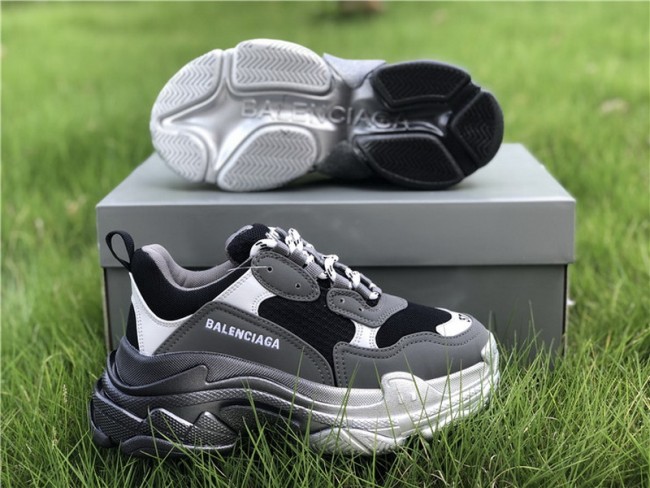 Balenciaga Triple S 