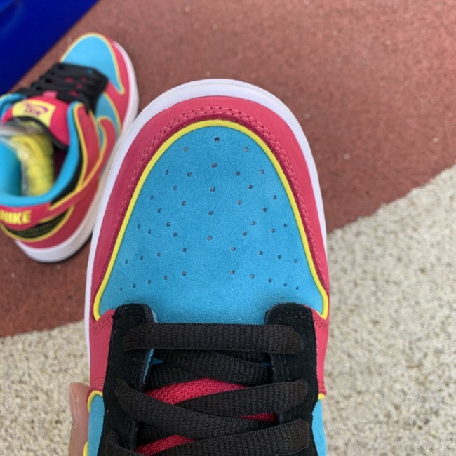 Nike Dunk SB Low Ms. Pacman