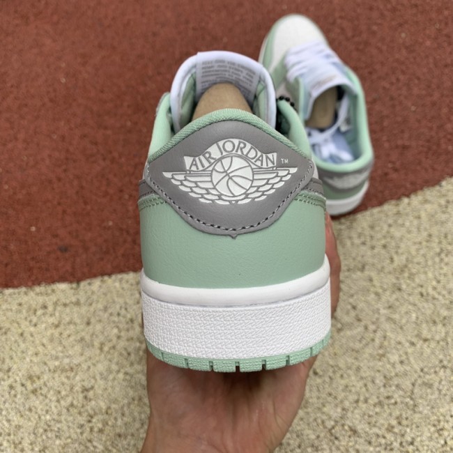 Air Jordan 1 Retro Low shoes
