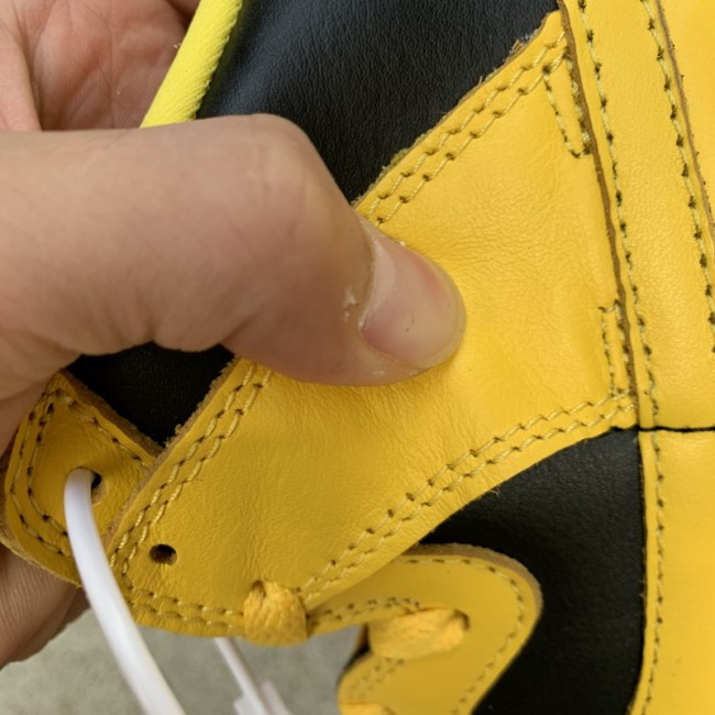 Authentic Nike Dunk High SP “Varsity Maize”