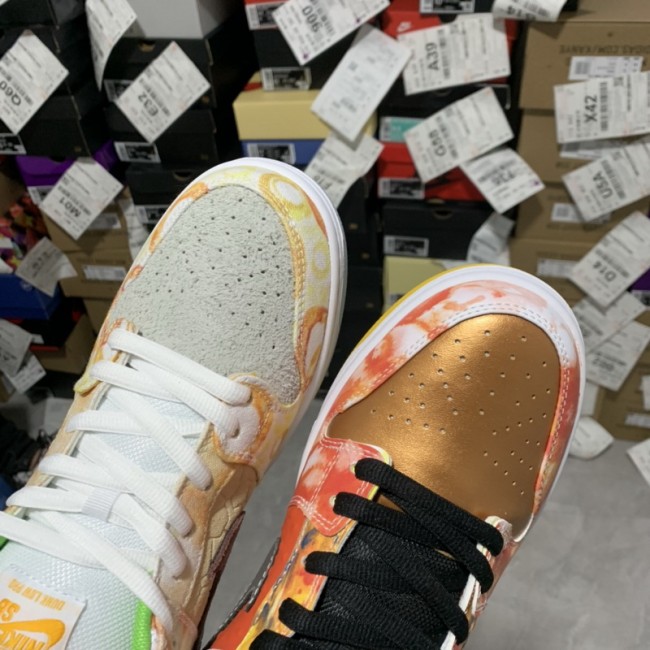 Nike Dunk SB Low Street Hawker
