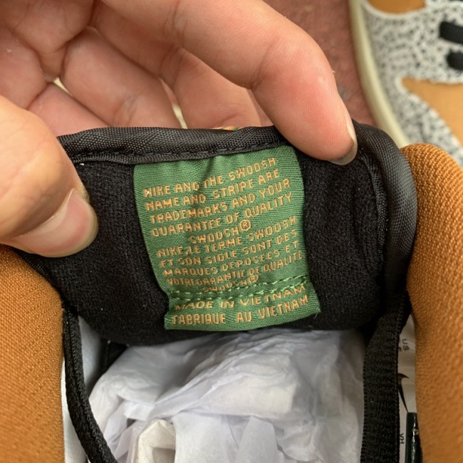 Authentic Nike SB Dunk Low “Safari”