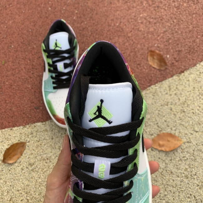 Air Jordan 1 Retro Low shoes