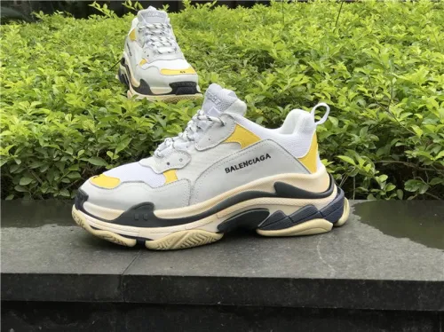 Balenciaga Triple S 
