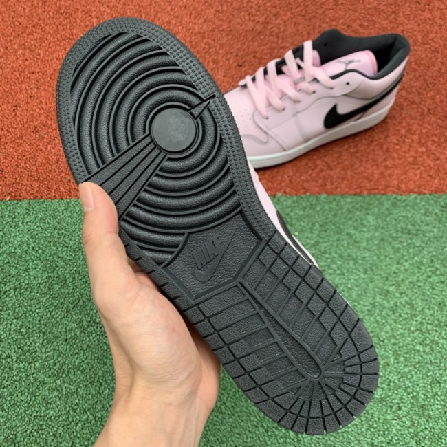 Air Jordan 1 Retro Low shoes