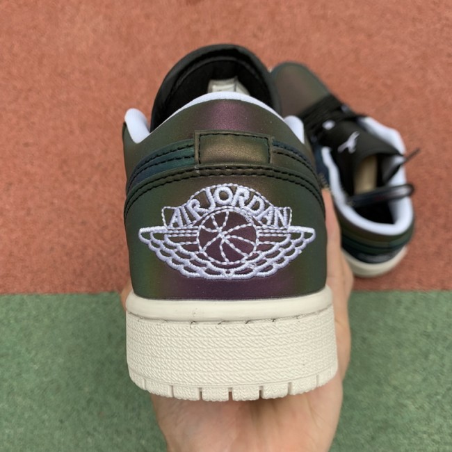 Air Jordan 1 Retro Low shoes