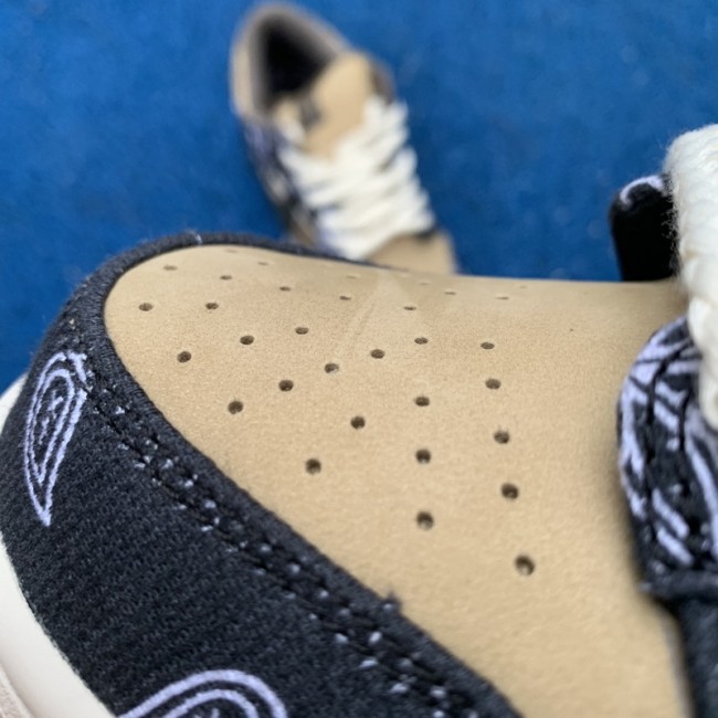 Authentic Travis Scott x Nike Dunk SB Low