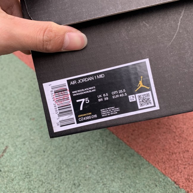Air Jordan 1 Mid SE Black Dark Beetroot