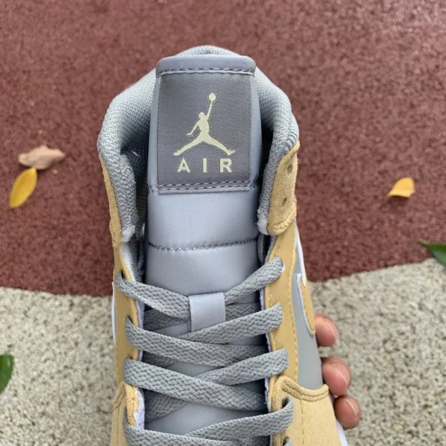 Authentic Air Jordan 1 Mid Shoes003