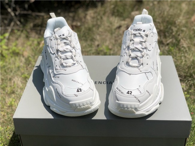 Balenciaga Triple S 