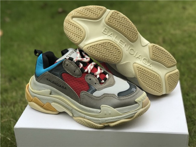 Balenciaga Triple S 