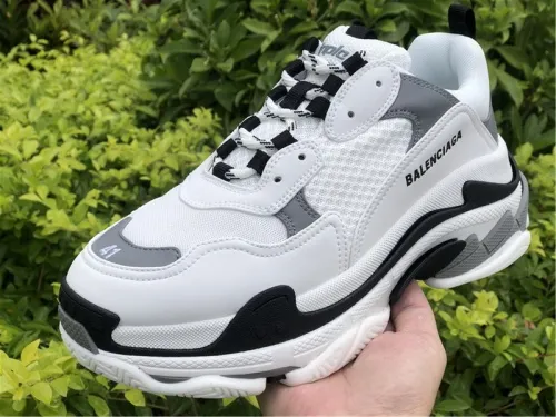 Balenciaga Triple S 