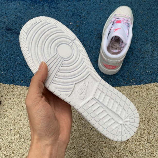 Air Jordan 1 Retro Low shoes