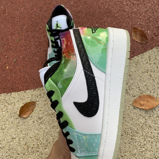 Air Jordan 1 Retro Low shoes