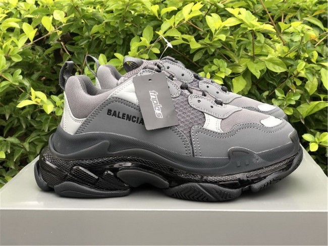 Balenciaga Triple S 