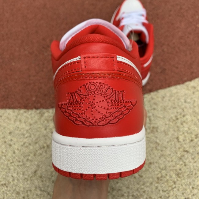 Air Jordan 1 Retro Low shoes