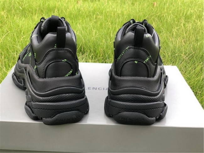 Balenciaga Triple S 