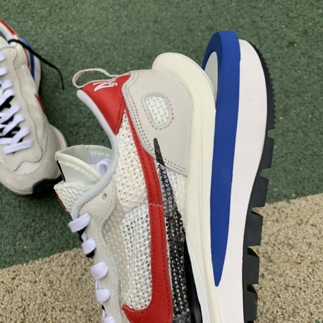 Authentic sacai x Nike VaporWaffle “Royal Fuchsia ”
