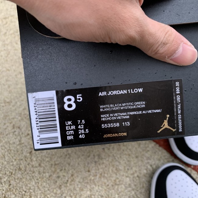 Air Jordan 1 Retro Low shoes