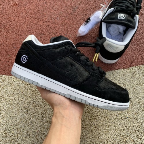 Authentic Nike SB Zoom Dunk Elite “BE@RBRICK”