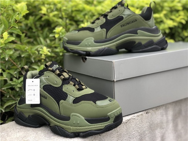 Balenciaga Triple S 