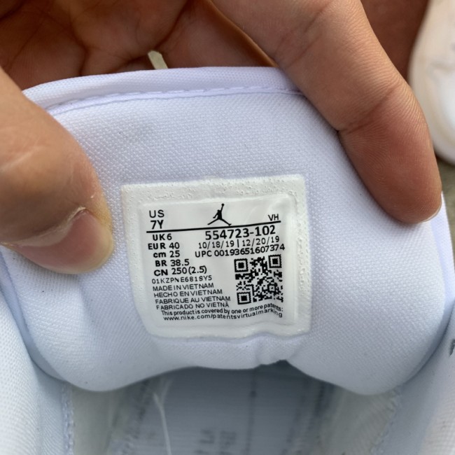 Air Jordan 1 Retro Low shoes