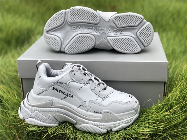 Balenciaga Triple S 