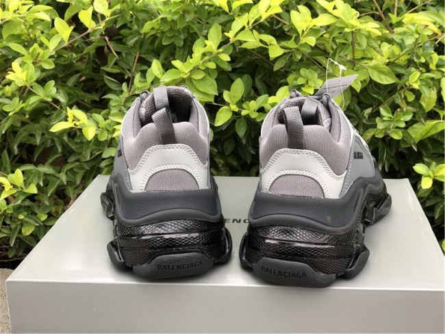 Balenciaga Triple S 