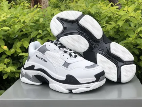Balenciaga Triple S 