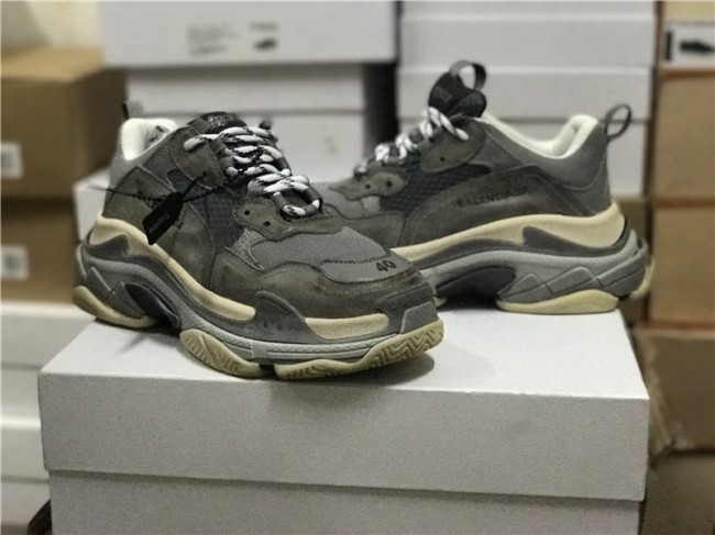 Balenciaga Triple S 
