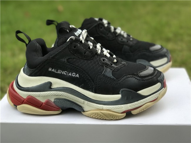 Balenciaga Triple S 
