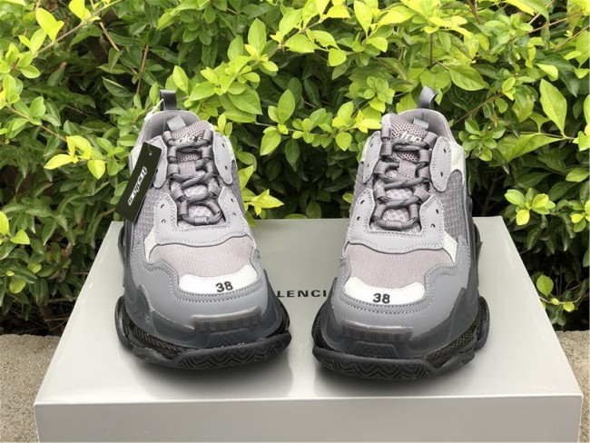 Balenciaga Triple S 