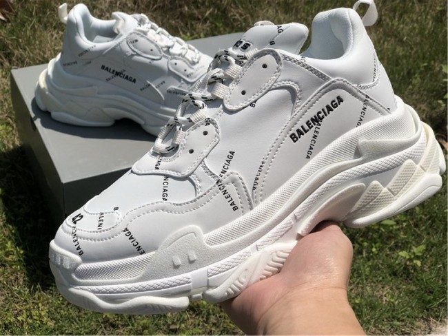 Balenciaga Triple S 