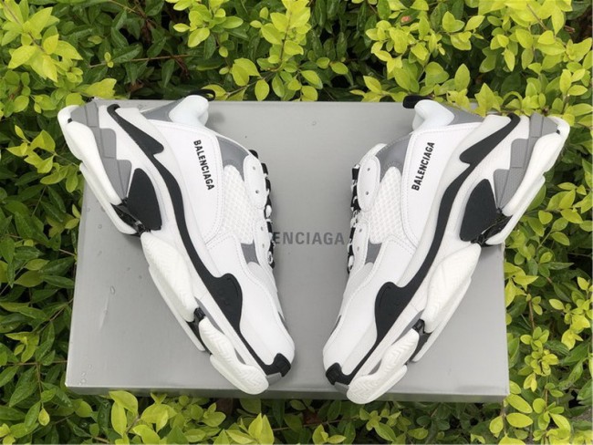 Balenciaga Triple S 