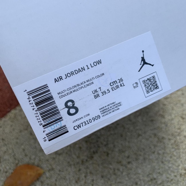 Air Jordan 1 Retro Low shoes