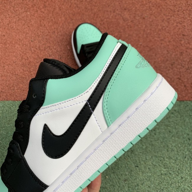 Air Jordan 1 Retro Low shoes