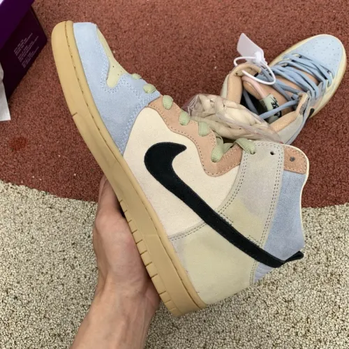 Nike SB Dunk High Spectrum