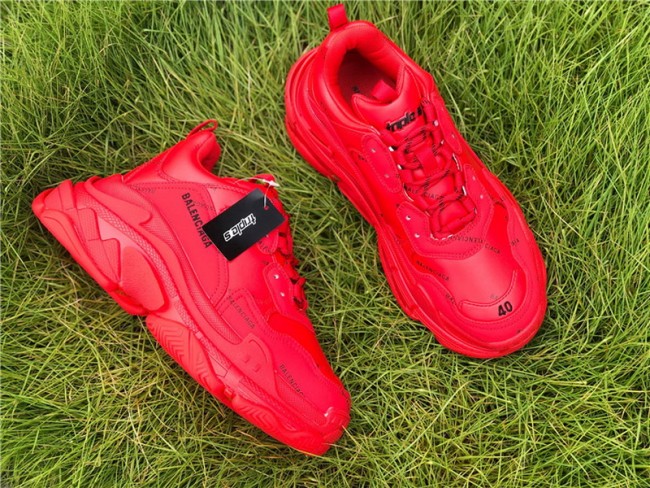 Balenciaga Triple S 
