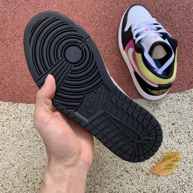 Air Jordan 1 Retro Low shoes