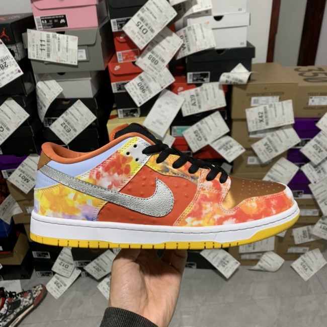 Nike Dunk SB Low Street Hawker